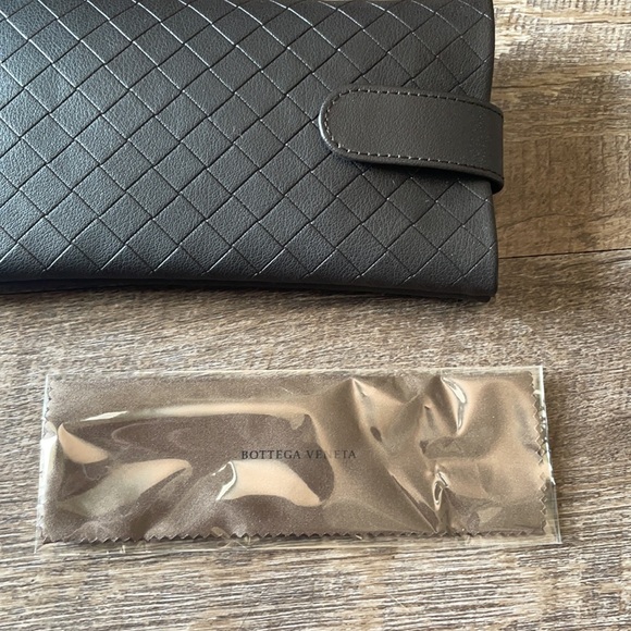 NWT Bottega Veneta sunglasses with case - Picture 8 of 9